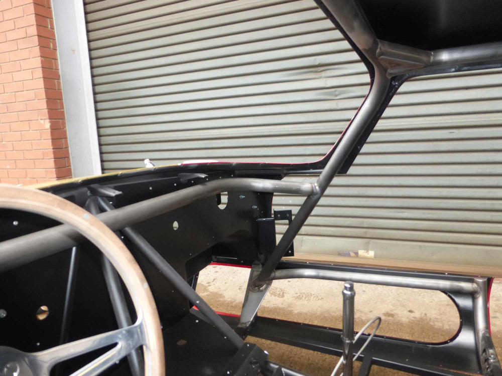 Jaula antivuelco AC Cobra Daytona Historic T45 con certificación FIA