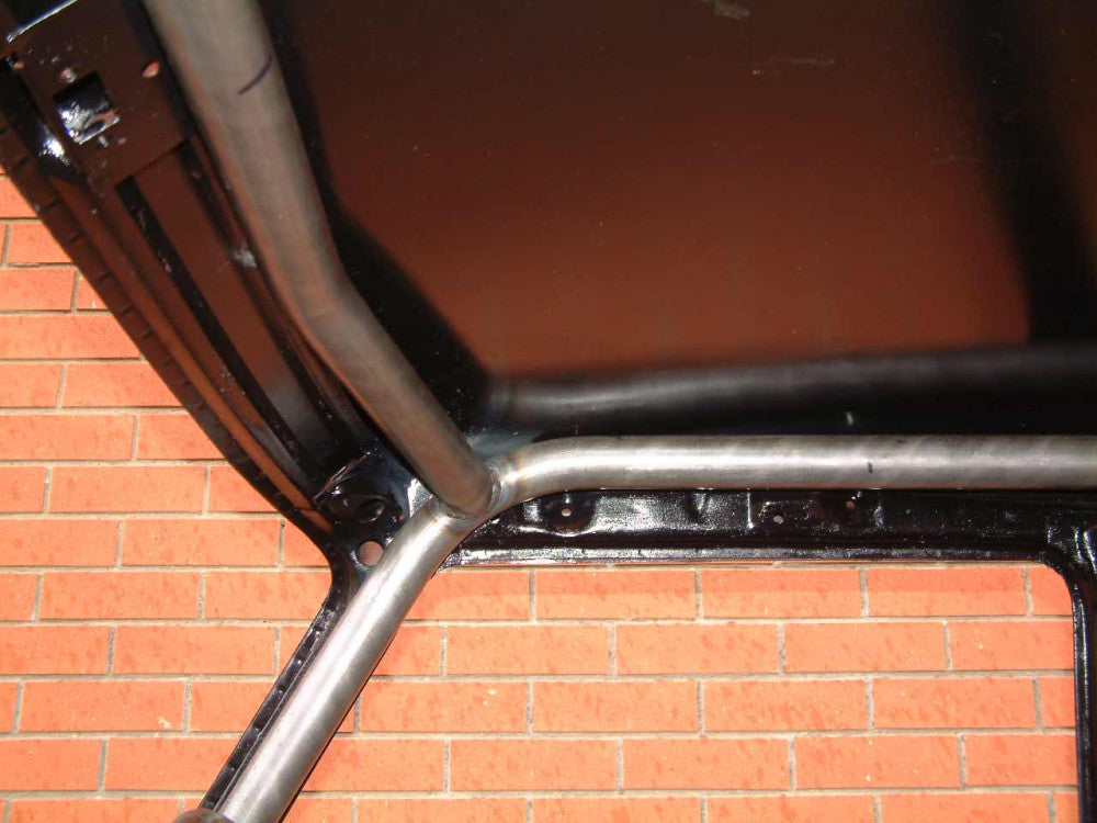 kit de jaula de seguridad T45 para berlina ALFA ROMEO Guilia. Cumple con el Anexo K de MS UK