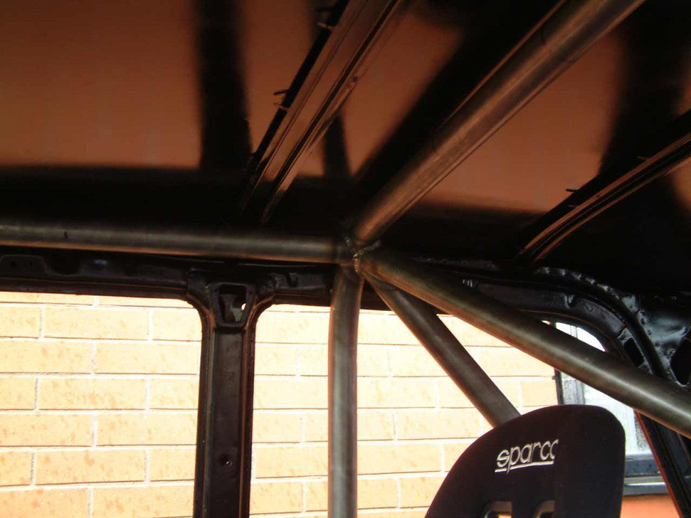 kit de jaula de seguridad T45 para berlina ALFA ROMEO Guilia. Cumple con el Anexo K de MS UK