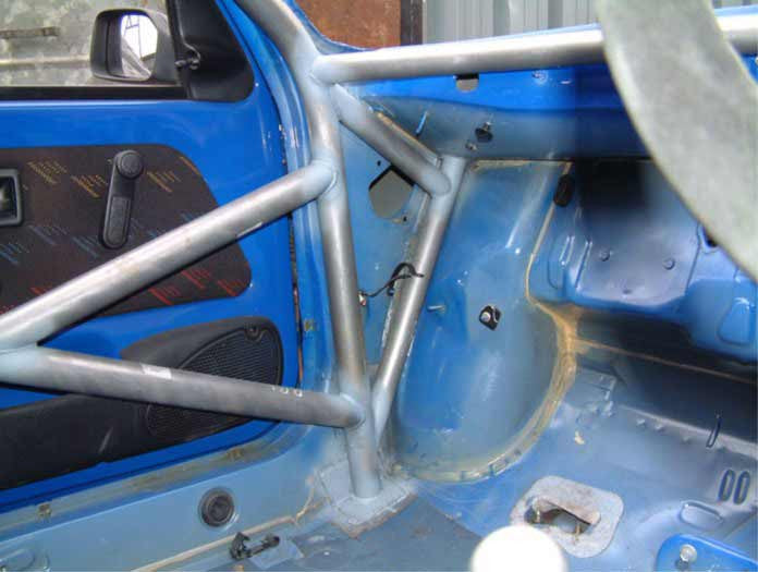 Kit de jaula de seguridad multipunto CDS para CITROEN Saxo International. Certificado por la FIA