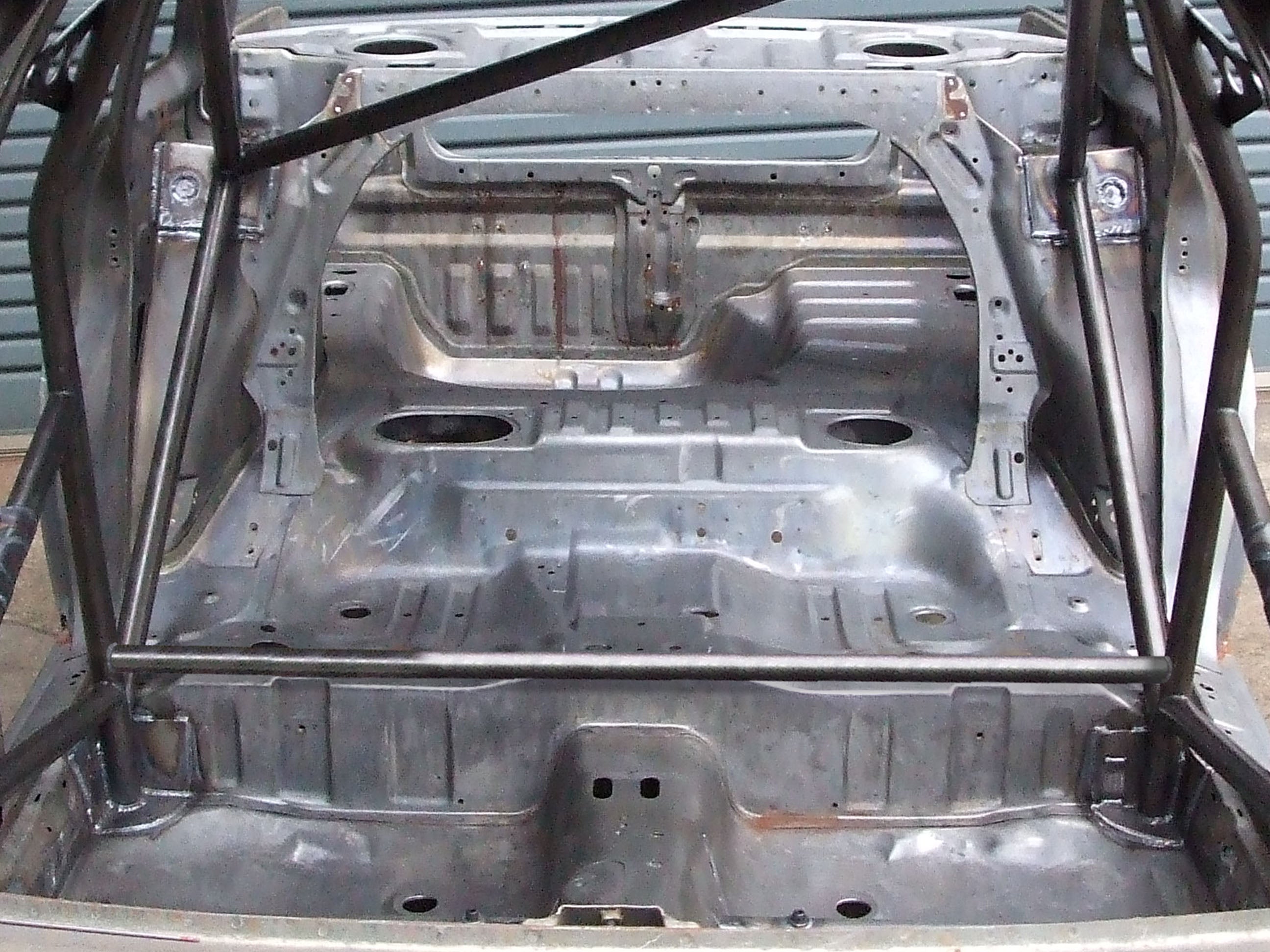 Kit de jaula antivuelco histórica certificada FIA estilo fábrica T45 para Subaru Legacy primera generación B