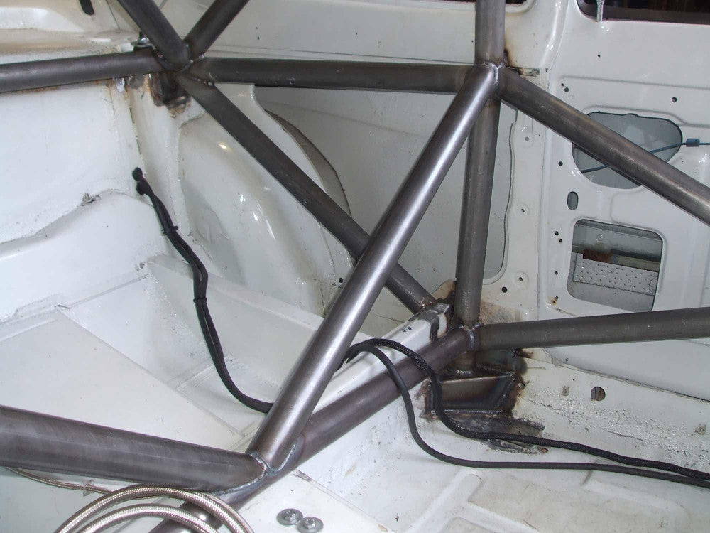 kit de jaula de seguridad multipunto T45 FORD Escort Mk1 Internacional. Certificado por la FIA