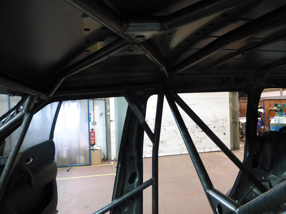 Kit de jaula de seguridad multipunto T45 para NISSAN Patrol Y62 Internacional. Certificado por la FIA