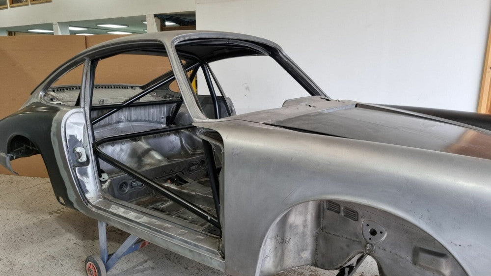 Jaula de seguridad Bolt-in T45 para PORSCHE 911. Certificada por FIA / MSUK según el Apéndice K