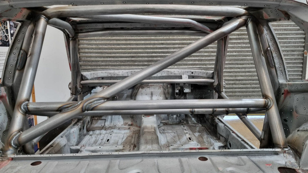 kit de jaula de seguridad de 6 puntos para PORSCHE 944, conforme a la normativa nacional CDS. Cumple con MS UK