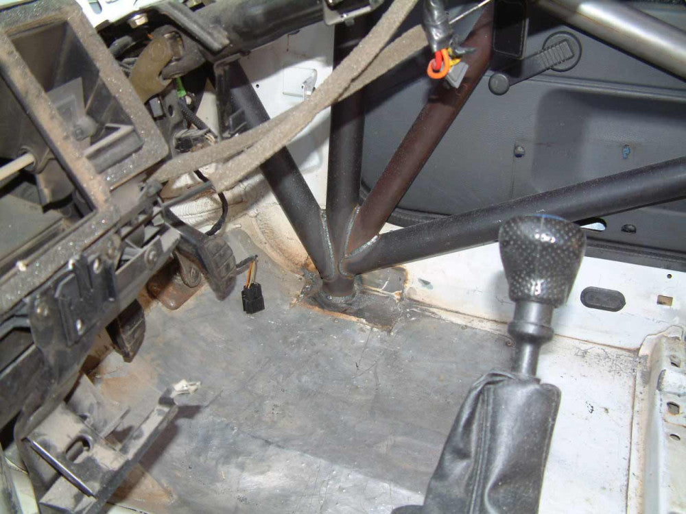 Kit de jaula de seguridad multipunto T45 para RENAULT Clio Mk1. Certificado por la FIA