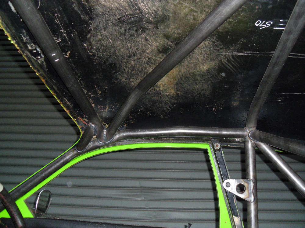 Kit de jaula de seguridad para SAAB 96 Historic CDS. Cumple con MS UK según el Apéndice K