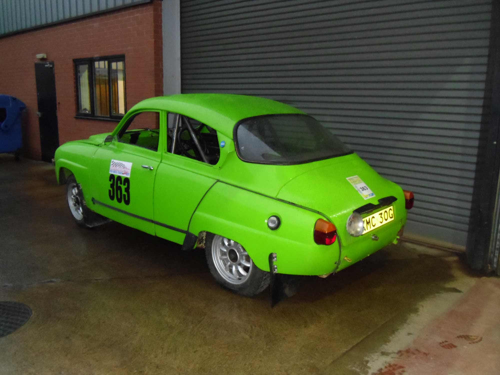 Kit de jaula de seguridad T45 histórico para SAAB 96. Cumple con el Anexo K de MS UK