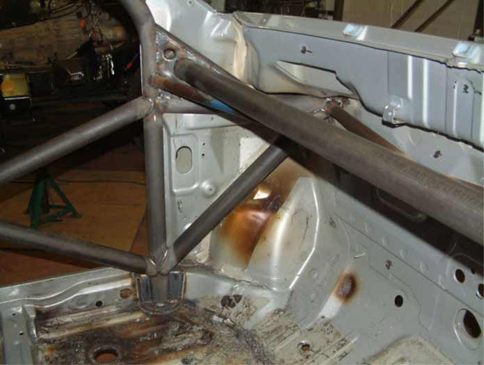 Kit de jaula de seguridad multipunto T45 para SUZUKI Ignis International. Certificado por la FIA