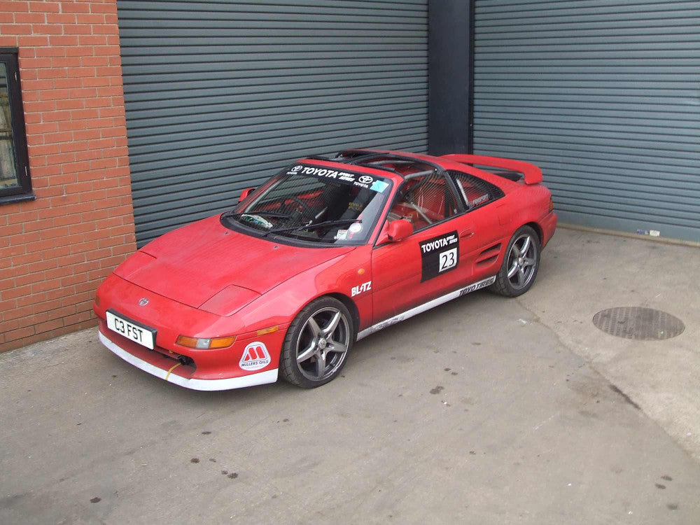 Kit de jaula antivuelco multipunto T45 para Toyota MR2 Mk2 89-99. Cumple con la normativa MS UK.