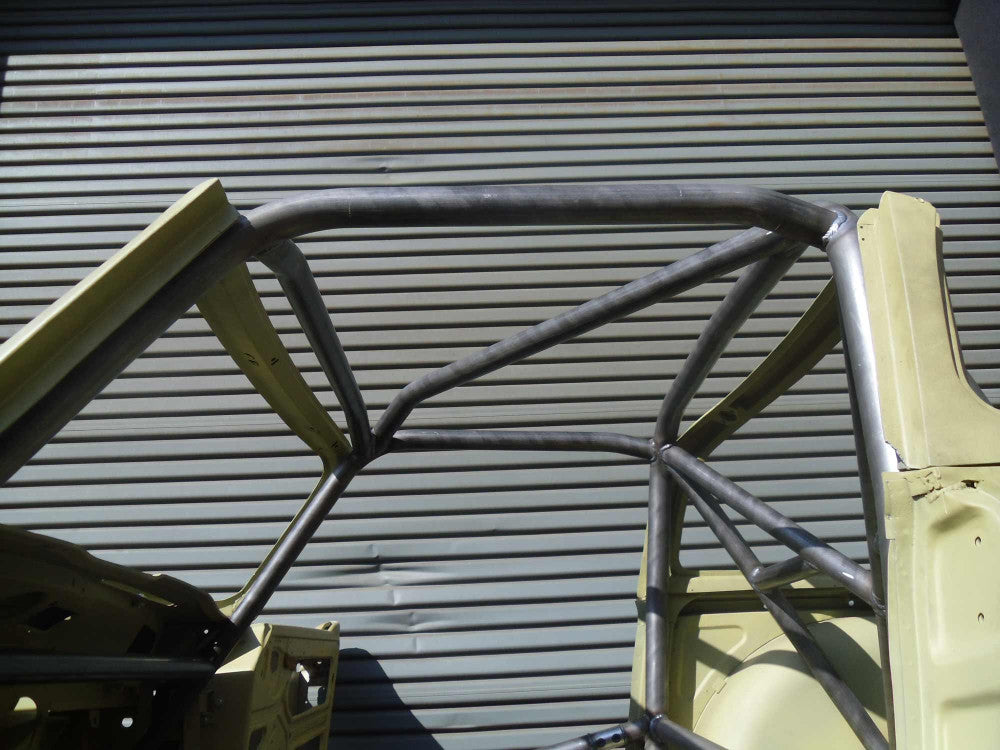 Kit de jaula antivuelco para TRIUMPH TR4 Historic T45. Cumple con el Apéndice K de MS UK.