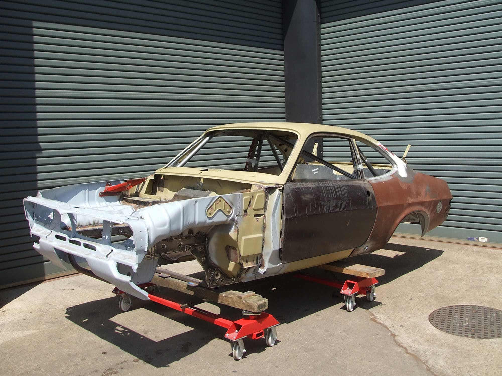 Kit de jaula antivuelco para VAUXHALL Firenza Historic T45. Cumple con el Apéndice K de MS UK.