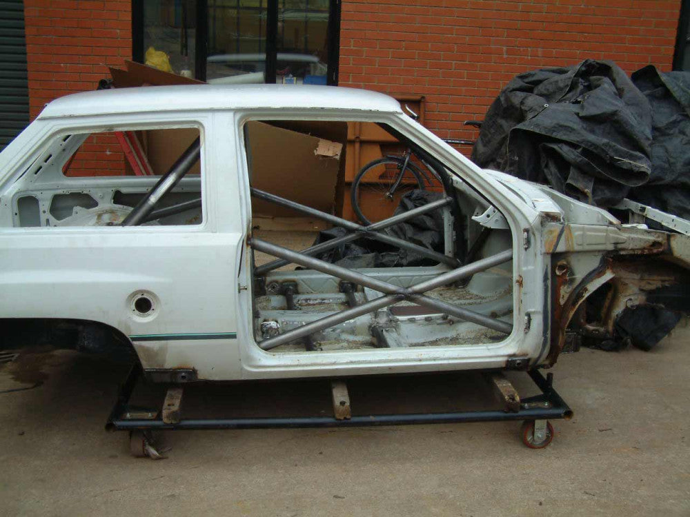 Kit de jaula antivuelco ligero multipunto T45 para VAUXHALL Nova International. Certificado por la FIA/MSUK.