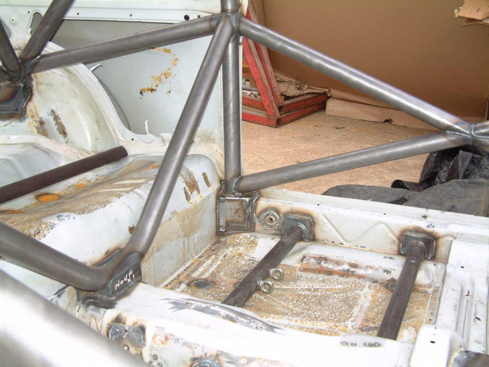 Kit de jaula antivuelco CDS multipunto para VAUXHALL Nova International. Certificado por la FIA.