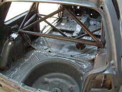 Kit de jaula antivuelco multipunto internacional T45 para Volkswagen Golf Mk3. Certificado por la FIA.