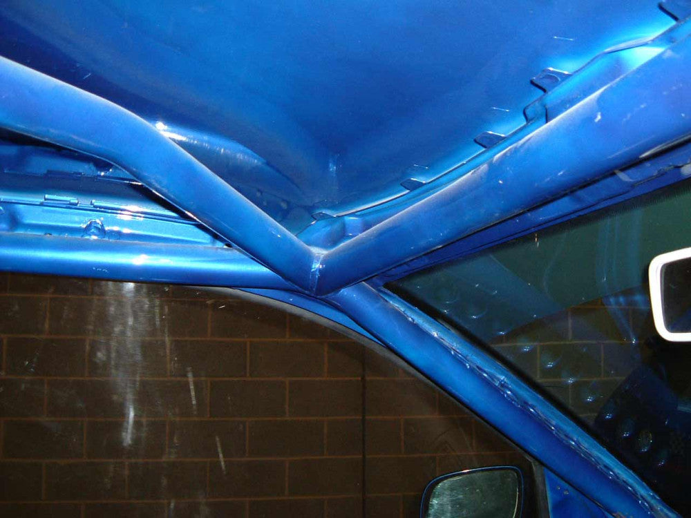 Kit de jaula antivuelco multipunto internacional T45 para Volkswagen Golf Mk4 R32. Certificado por la FIA.