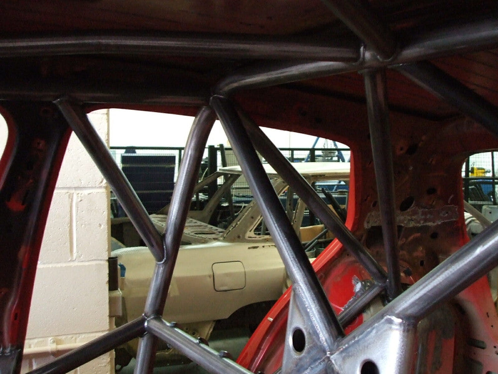 Kit de jaula antivuelco Multipoint T45 para VOLKSWAGEN Golf Mk7 con certificación FIA 